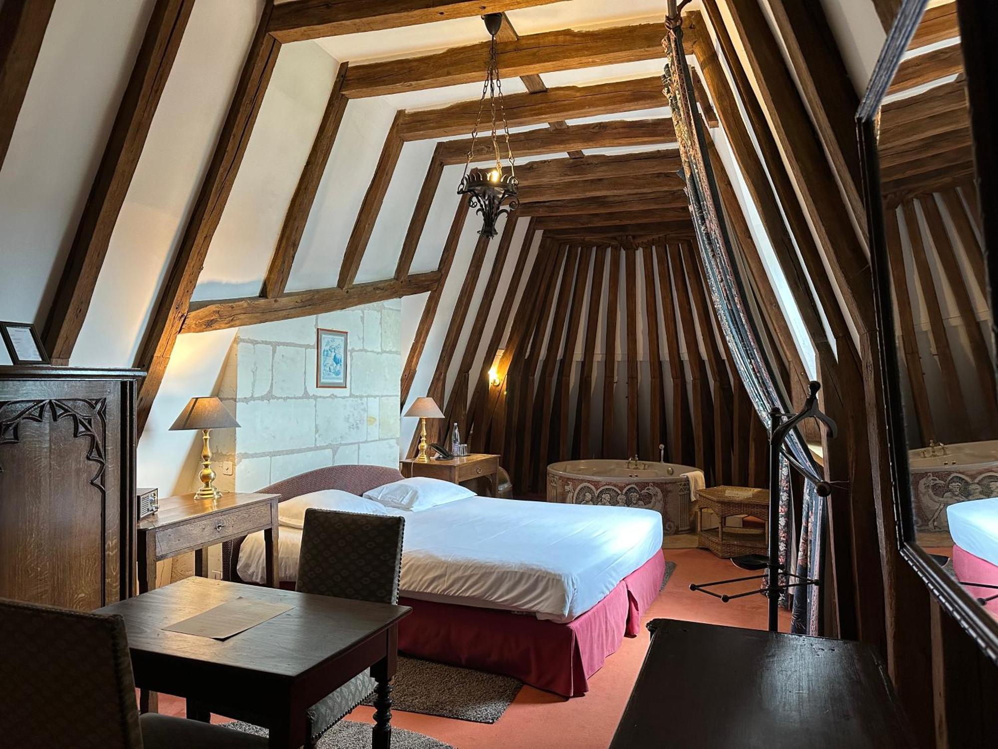 Chateau De Chissay, Hotel De Charme Pres De Chenonceau Et Le Zoo De Beauval Buitenkant foto